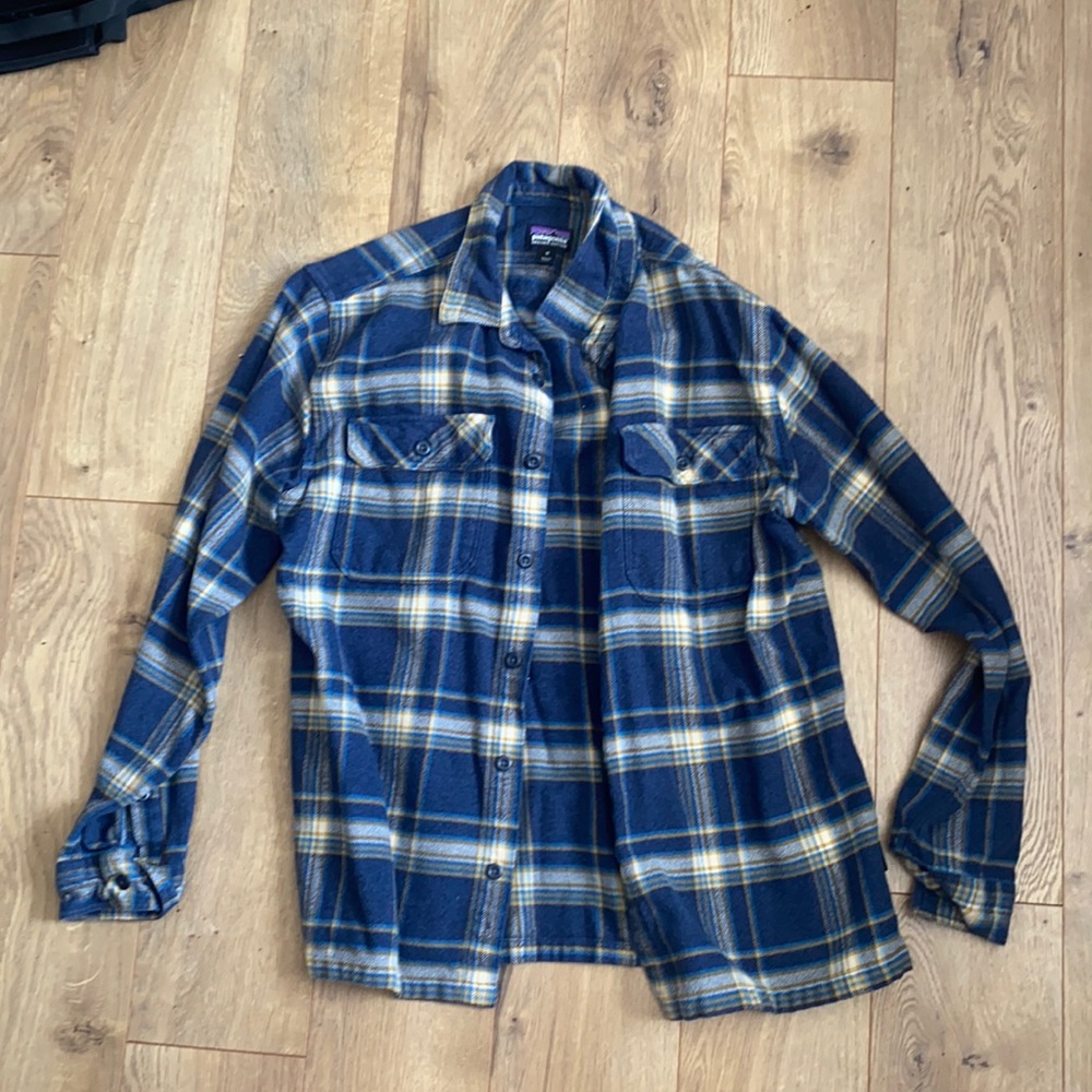 medium navy blue patagonia fjord flannel